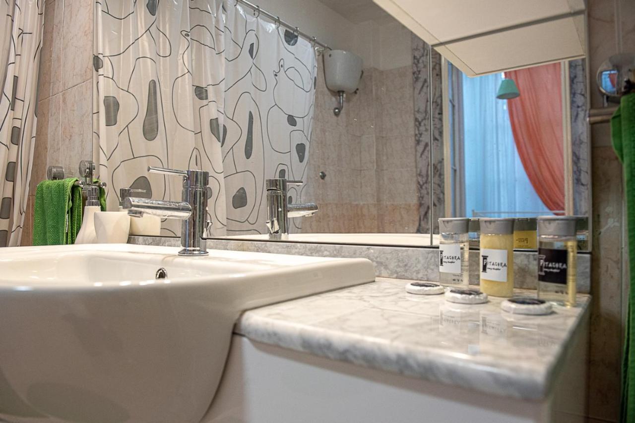 Pitagora House Hotell Taranto Eksteriør bilde